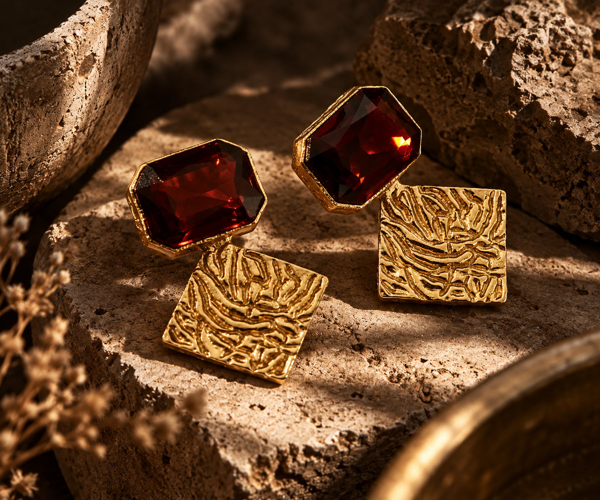 Averia Studs