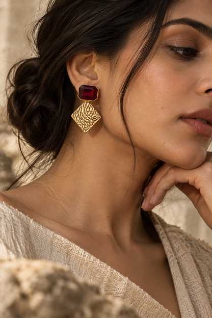 Averia Studs