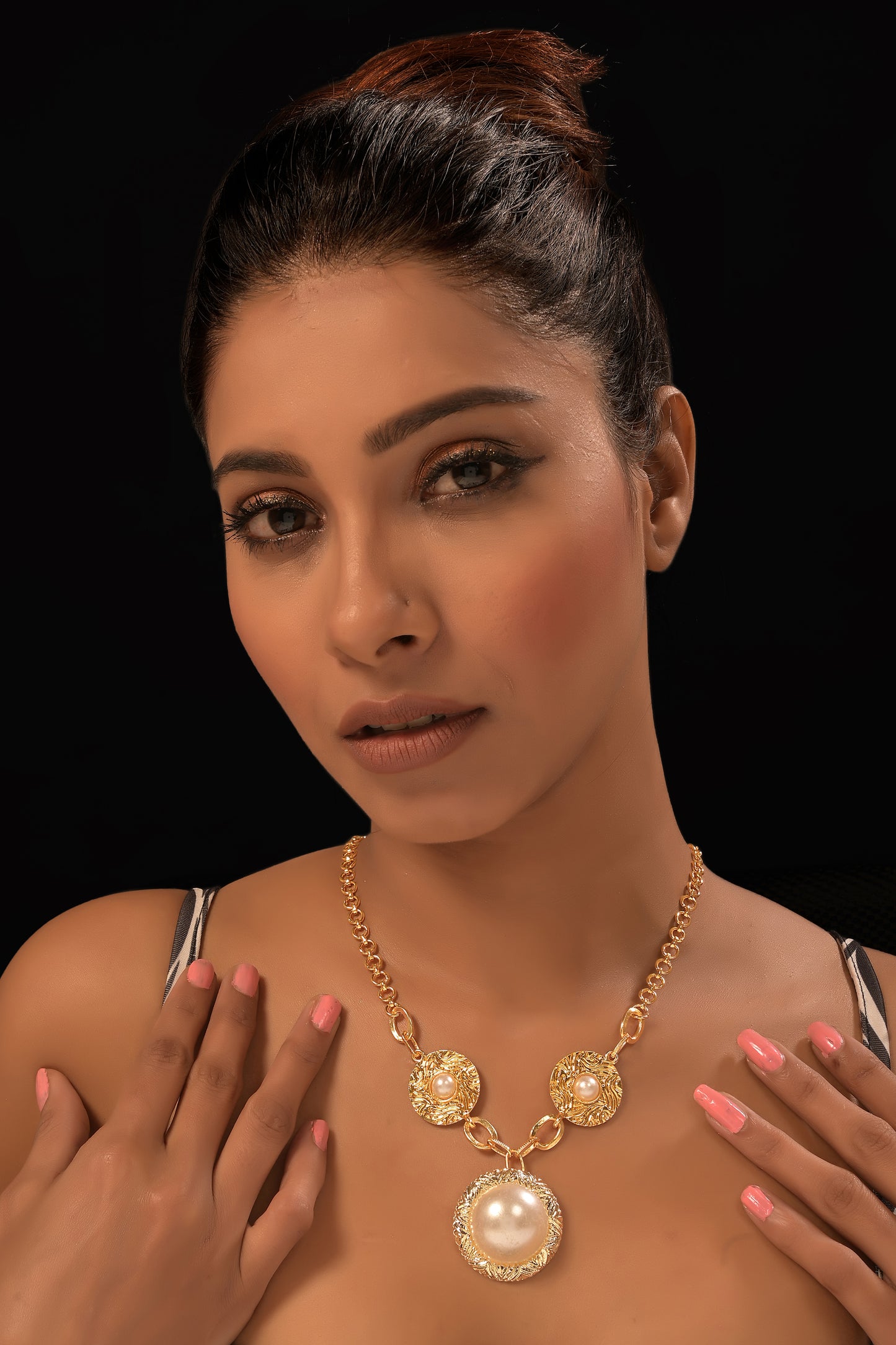 Sarza Necklace