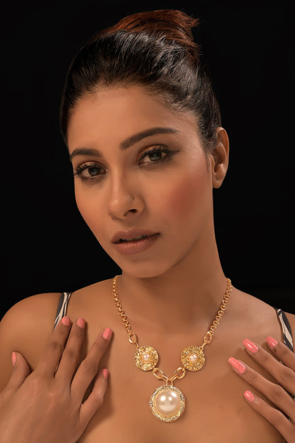 Sarza Necklace